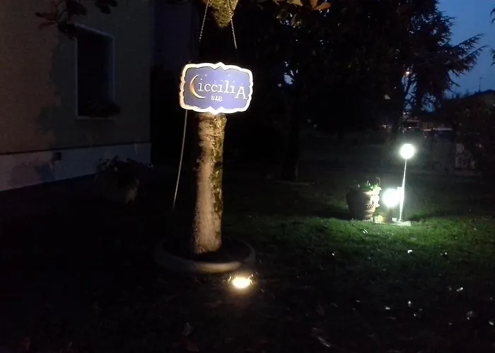 לינה וארוחת בוקר Ciccilia 3*