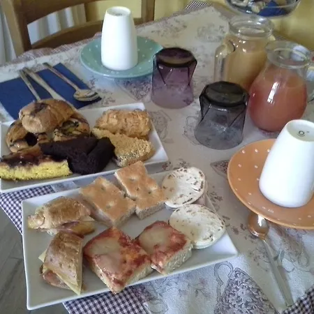 Ciccilia Bed and Breakfast 3*