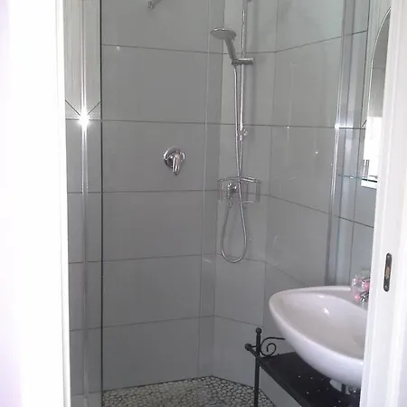 Alojamento de Acomodação e Pequeno-almoço Ciccilia 3*